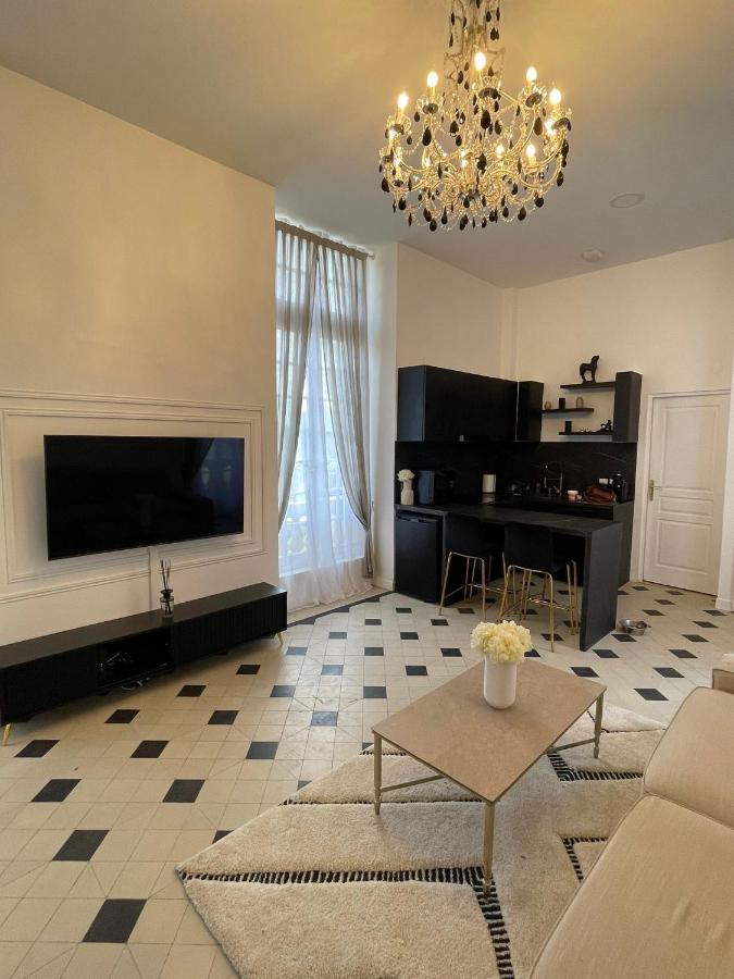 Limay Romantique Jacuzzi, Au Chateau A 30 Min De Paris 아파트 외부 사진